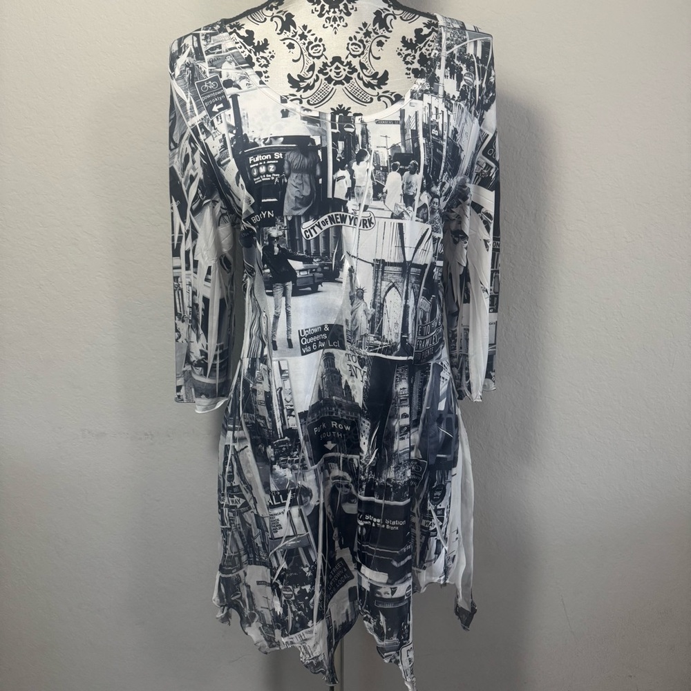 Patchington Mini Dress Size M New York Print 3/4 Sleeve  Gray Lightweight